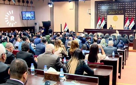 Parlamentoya Iraqê deng li ser hilweşandina Encûmena Parêzgeha Neynewa dide