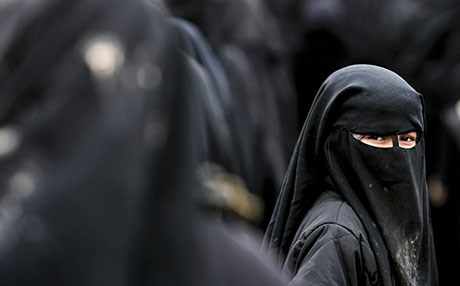 Ezidi kız: Bizi kura ile ‘cariye’ verdiler