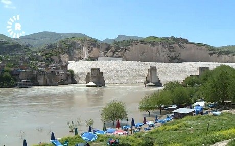Pêşiya Bendava Ilisû tê girtin: Heskîf di bin avê de dimîne