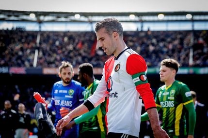 ڤانپێرسی ماڵئاوایی لە فاینۆرد رۆتێردام کرد