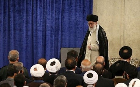 Xamineyî: Şer dernakeve û danûstandina bi Amerîkayê re jî weke jehr e