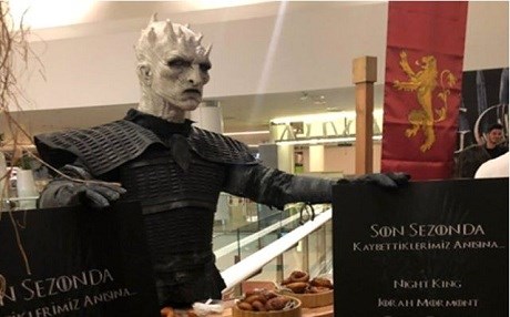 Game of Thrones’da ölenler için lokma dağıtıldı