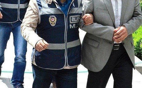 Ji bo 249 karmendên Wezareta Derve ya Tirkiyê biryara girtinê derket