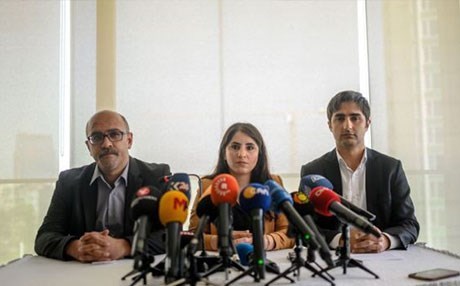 Parêzerên Ocalan bi boneya hevdîtinê çûn Îmraliyê