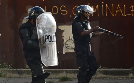 Venezuela'da mahkumlar ve polis çatıştı: 23 ölü