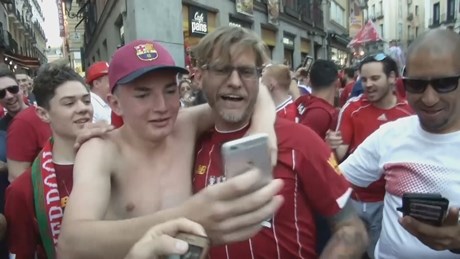 هاوشێوەی یۆرگن کڵۆپ لە نێو هاندەرانی لیڤەرپوول رزگارکرا