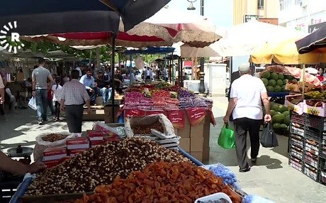 D.BAKIR – Bayram arifesinde fiyatlar halkı düşündürüyor