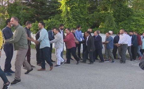 Kurdên Anatoliya Navîn li gor kevneşopiya kurdewarî cejin pîroz kirin