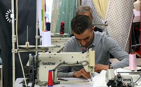 Du birayên Efrînî cilûbergên stêrkên tîma Chelseayê dirûn