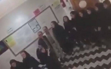 Li Mihabadê bi sedema şahî û dîlana Kurdî xwandingehek hate girtin