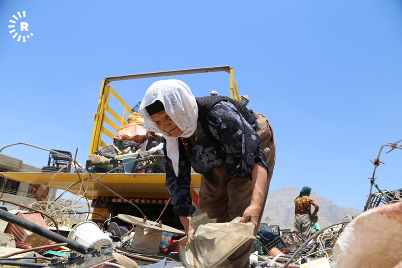 خێزانێك 20 ساڵە كارى كۆكردنه‌وه‌ى ئاسن و پلاستیك ده‌كه‌ن