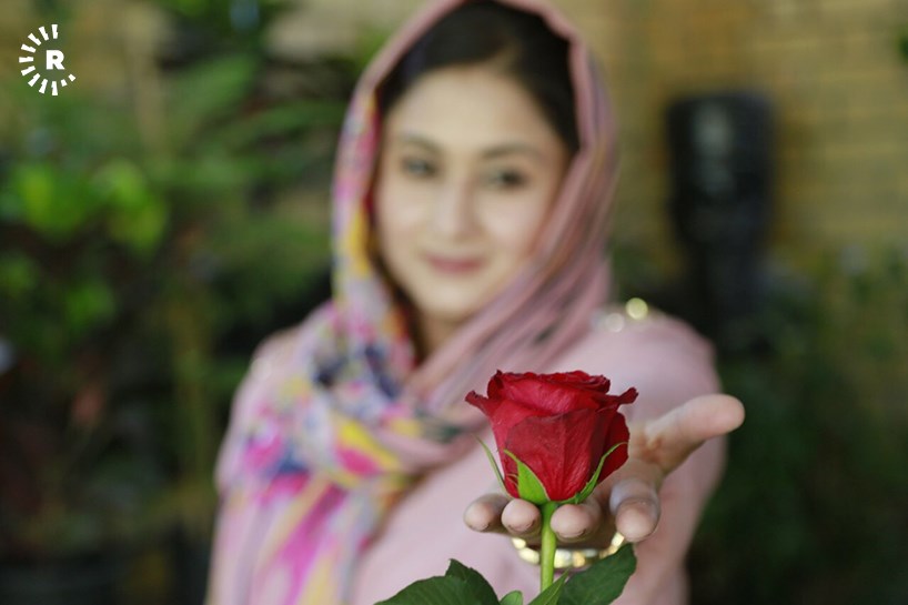 ‎لە هەڵەبجە کچێک نەمامگەیەک دەکاتەوە