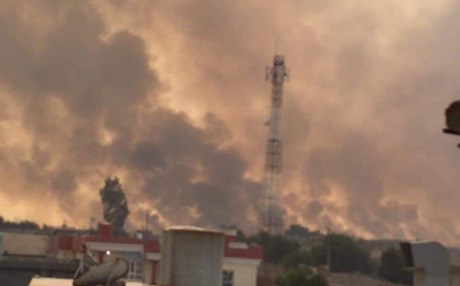 Musul’da zehir saçan tesis yanıyor: Kürdistan'dan destek gönderildi