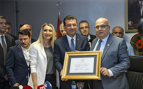 İmamoğlu mazbatasını aldı