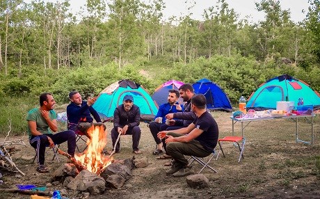 Gola Nemrûdê bi sirûşta xwe ya bêhempa mazûvaniya bi hezaran geştyarên dike