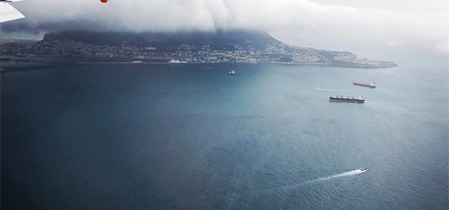 Dest bi ser “keştiyeke veguhêzera petrola Îranê bo Sûriyê” de hat girtin