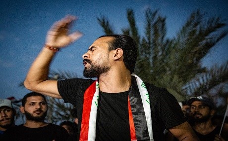 Gazetecileri tehdit eden komutan protesto edildi