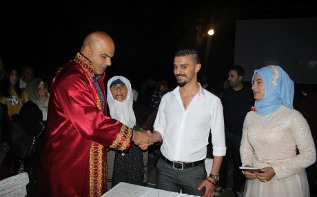 ÎDIR - Li şikefta xwê merasima zewaca bi komî