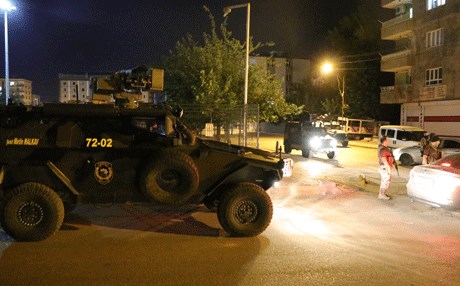 Batman'da bekçi ile ağabeyi vuruldu