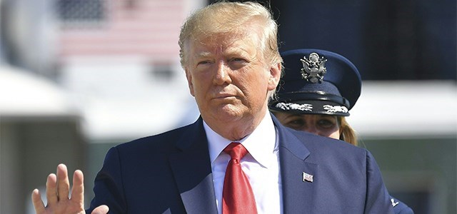 Encûmena Nûneran a Amerîkayê desthilata leşkerî ya Trump sînordar dike