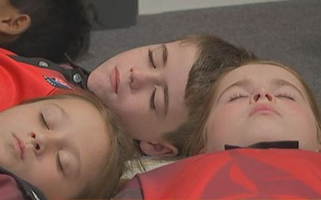 لە ئوسترالیا بۆ کەمکردنەوەی گوشاری دەروونی، یۆگا بە قوتابی دەکرێت