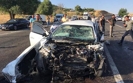 Bingöl'de feci kaza: 2 ölü, 16 yaralı
