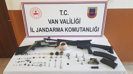 Li Wanê dest bi ser 45 parçe berhemên dîrokî de hat girtin