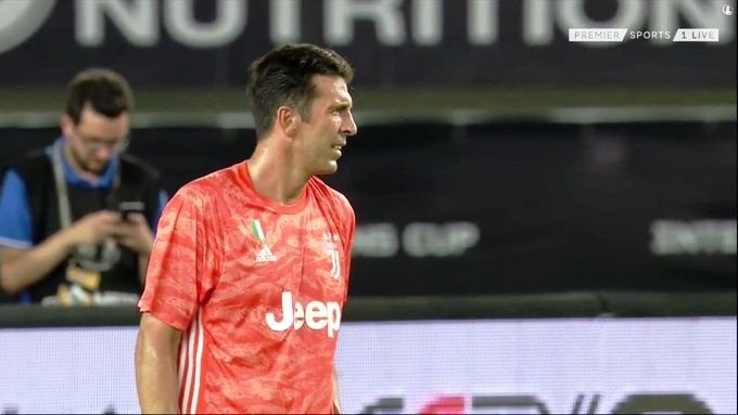 ڤیدیۆ؛ بۆفۆن 3 لێدانی سزا ده‌گه‌ڕێنێته‌وه‌