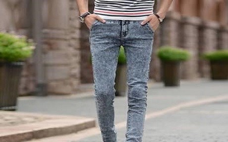 Cuma hütbesinde, erkeklere dar kıyafet giymemeleri uyarısı