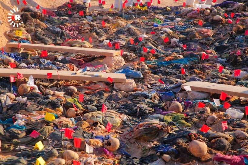 Rûfatên Kurdên enfalkirî di gorên bikom ên li Semawe