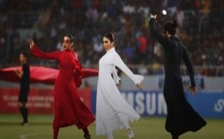 KERBELA - Kadın dansçı ve müzisyenler tartışma yarattı