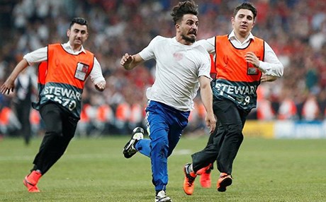 Sahaya atlayan Türk youtuber ve arkadaşları serbest bırakıldı