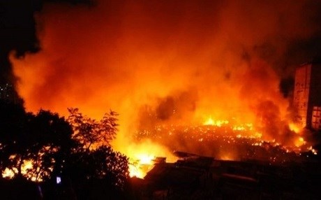 Li Dakkayê ji ber agir 15 hezar xanî herifîn û 50 hezar kes koçber bûn