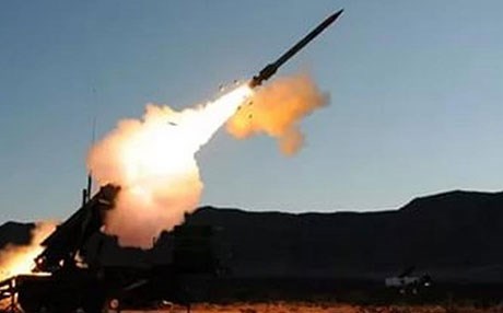 Husiler Suudi Arabistan’a balistik füzeyle saldırdı