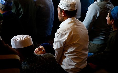 Belçika'da radikalleşmeyi önlemek için 18 vaize ve 4 danışman istihdam edecek