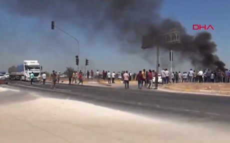 Cotkarên Rihayê wek nerazîbûn li hember bihayê pembû rê girtin