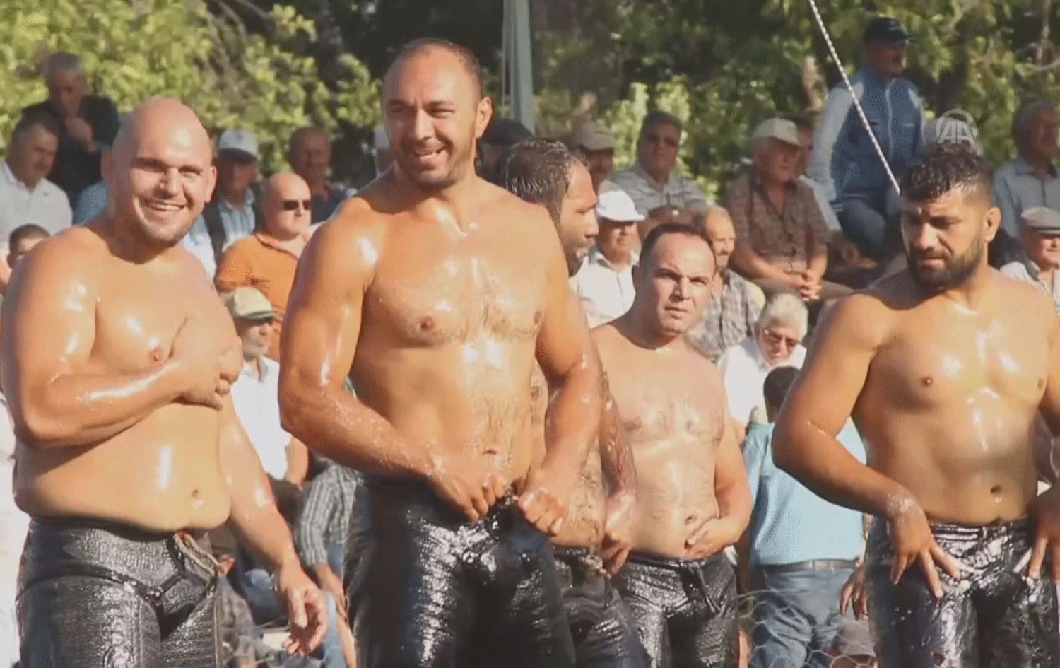 ڤیدیۆ؛ زۆرانبازی بە جەستەی چەورەوە