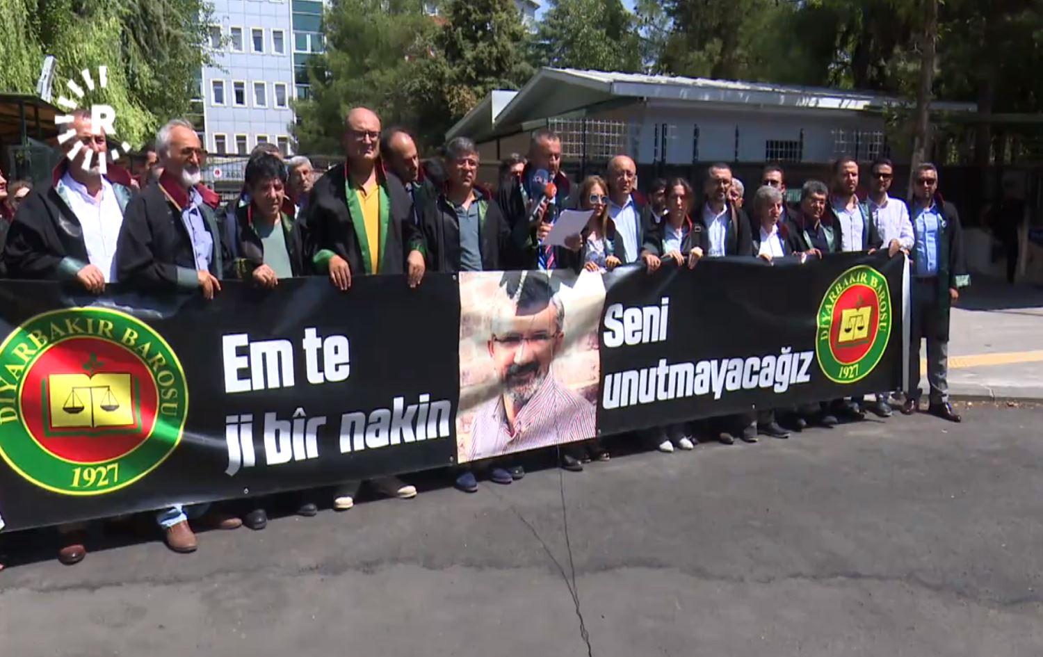 AMED – Mafnasan ji hikûmetê çareserkirina pirsgirêka Kurd xwestin