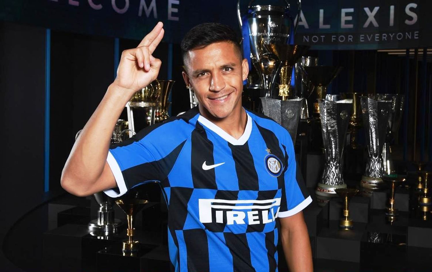 سانچێز: مانچێستەر یونایتد هەلی پێنەدام ئاستی خۆم پێشکەش بکەم