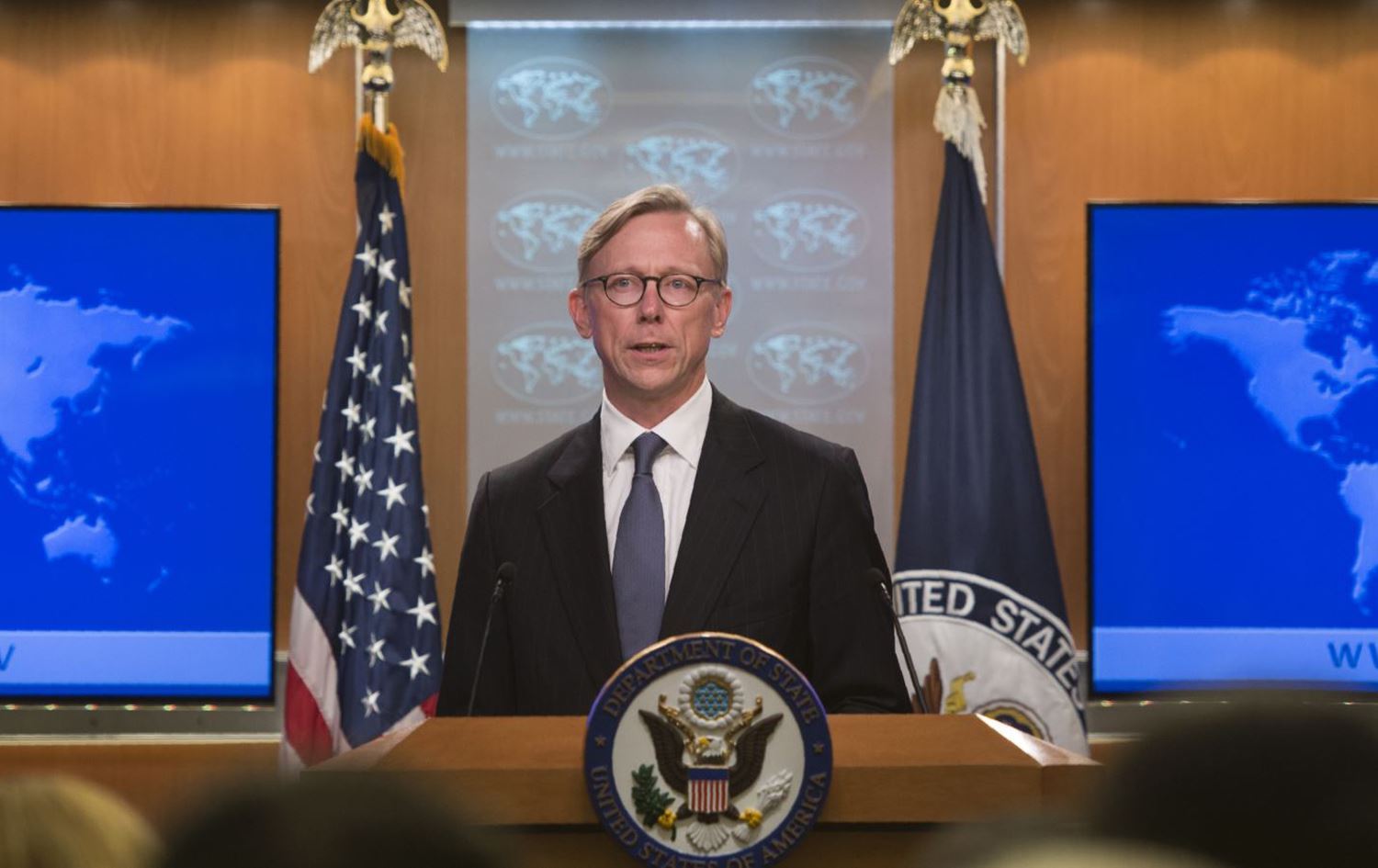 Brian Hook: Her kesê kar li gel Îranê bike dikeve lîsteya reş