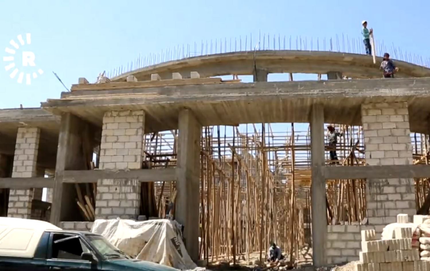 Li Reqayê mizgeft û cihên olî tên nûjenkirin