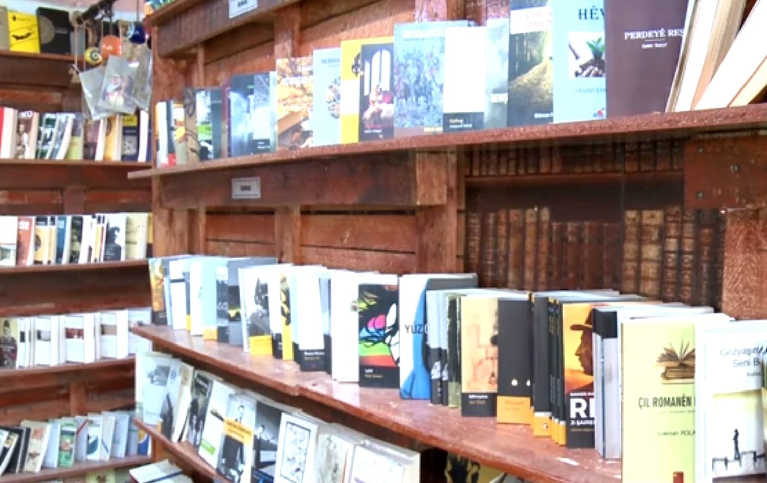 Sembol di helbesta Kurdî ya nû de