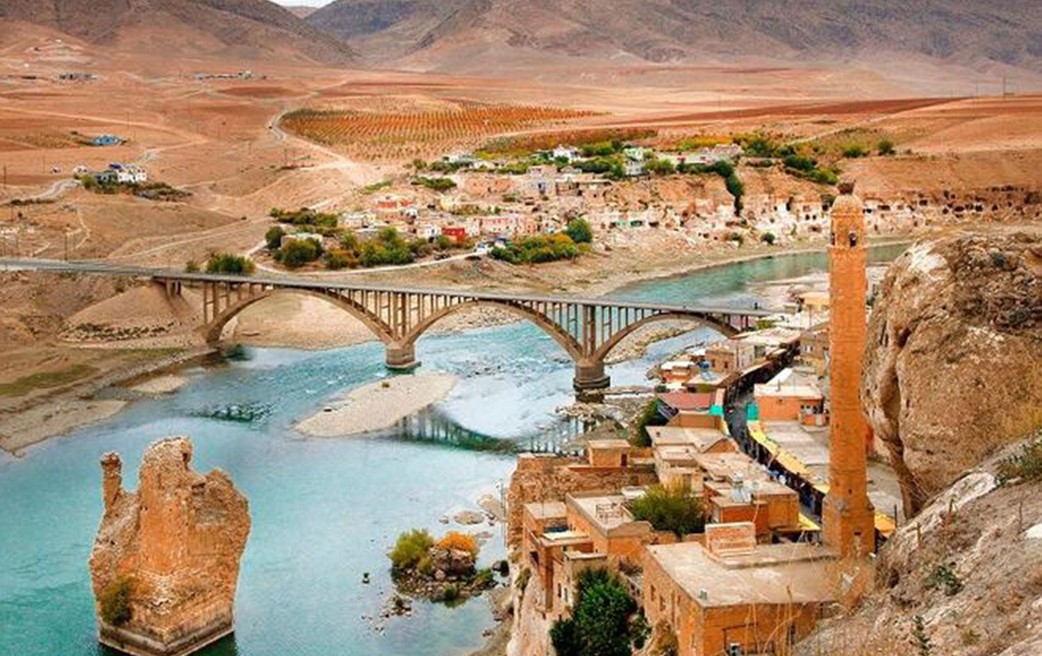 The Guardian'da Hasankeyf yorumu: Ne pahasına olursa olsun korunmalı