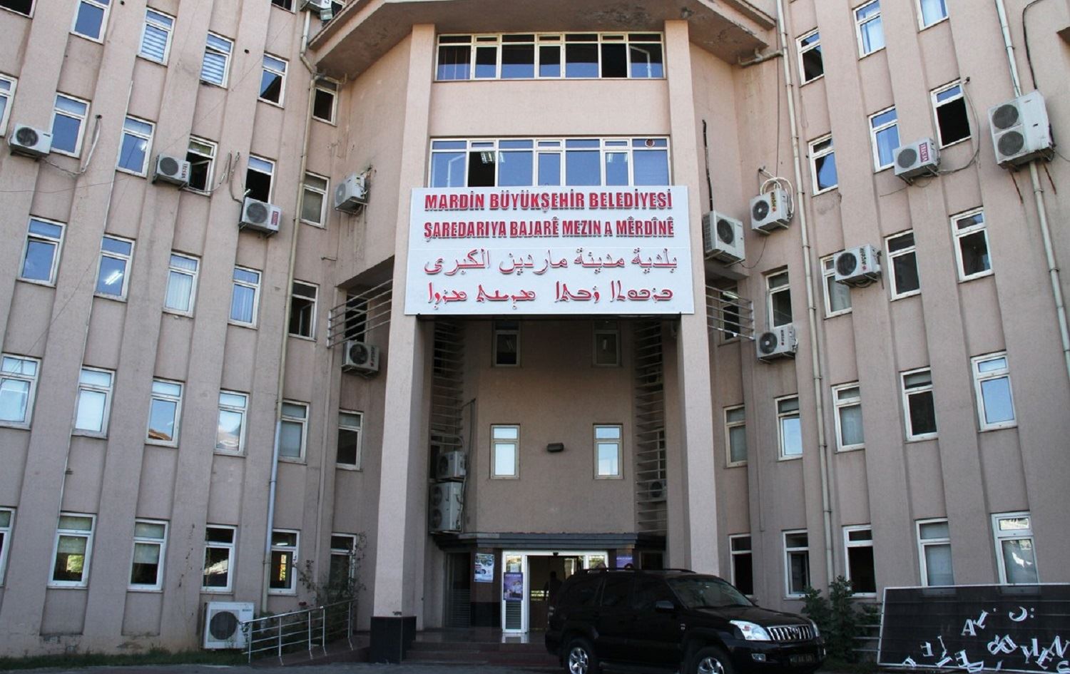 Qeyûmê Mêrdînê 187 karkerên şaredariyê ji kar avêtine