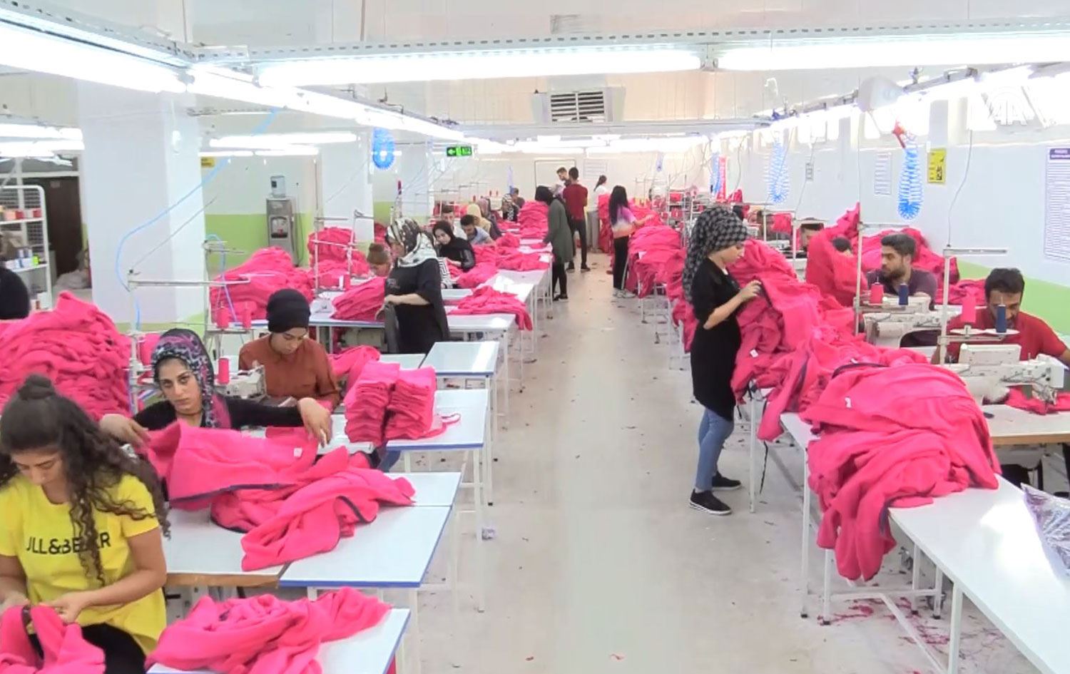 Siirt’te açılan tekstil atölyesine 200 işçi alınacak