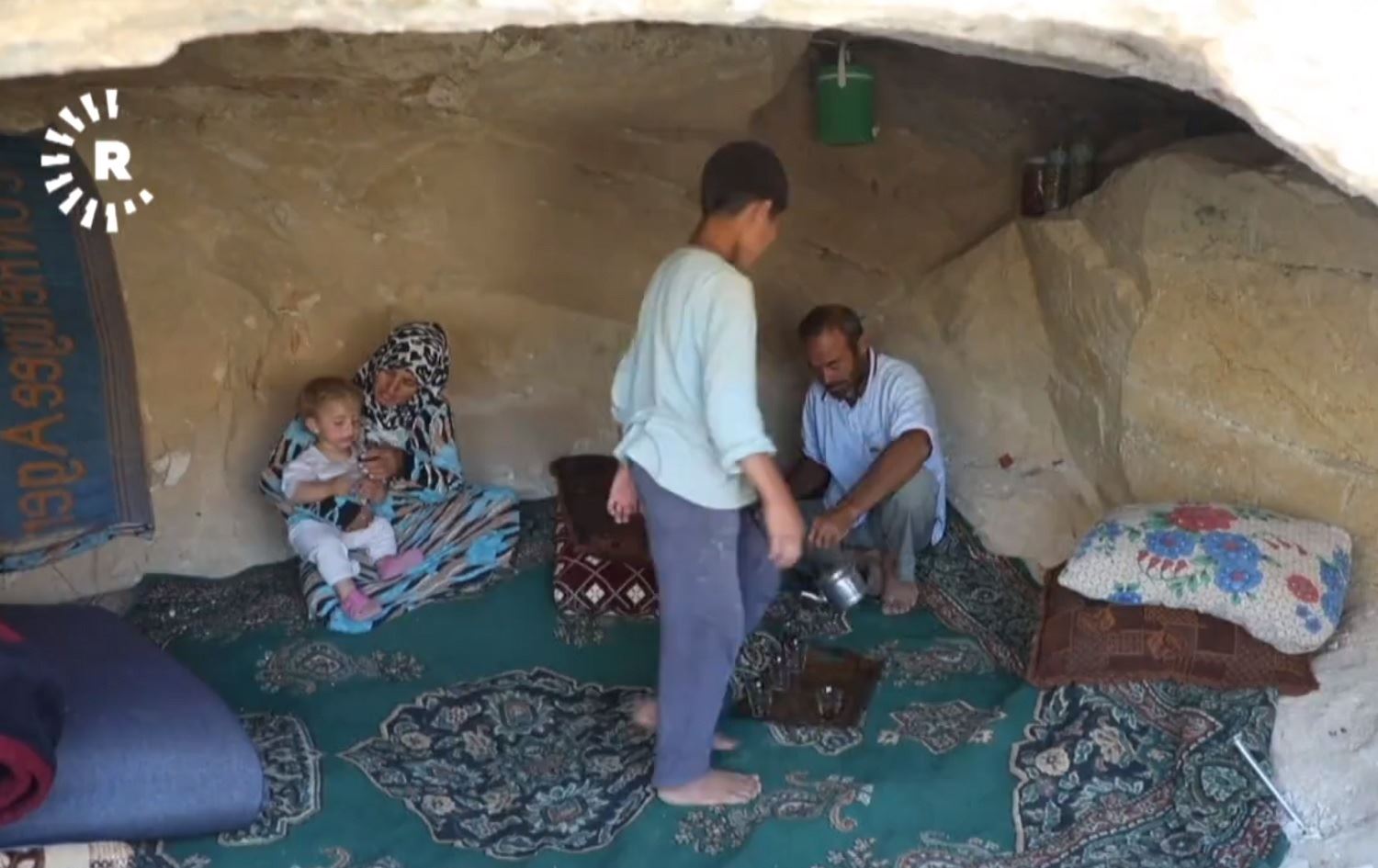 Ji tirsa şer li nav şikeftekê dijîn