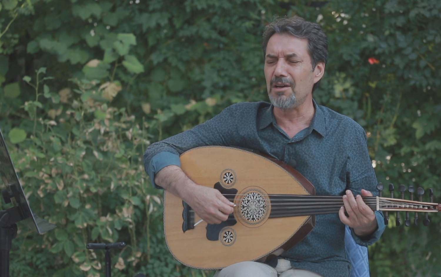 هونەرمەندێکی ئامەد گۆرانیی رەسەنی کوردی دووبارە دەڵێتەوە