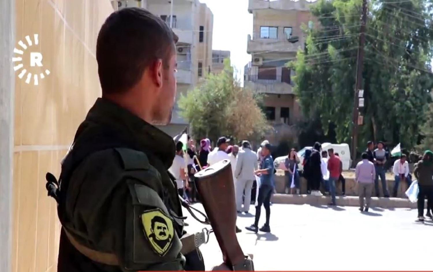 Ji ber beşdarnekirina Rêveberiya Xweser di Komîteya Destûrê de NY hat protestokirin