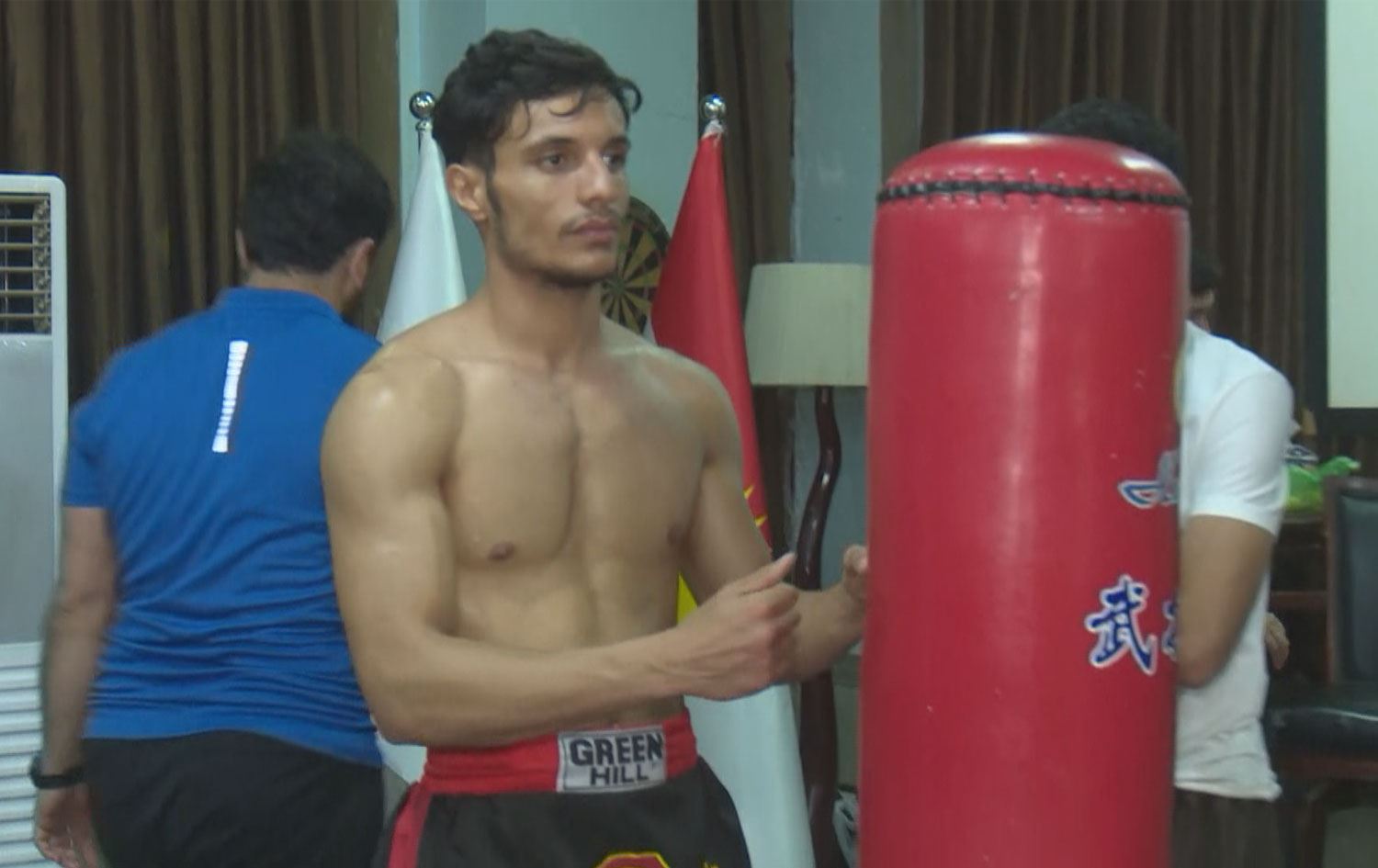 ‘Kürdistan’ adına 55 saat 14 dakika boyunca yumruk salladı