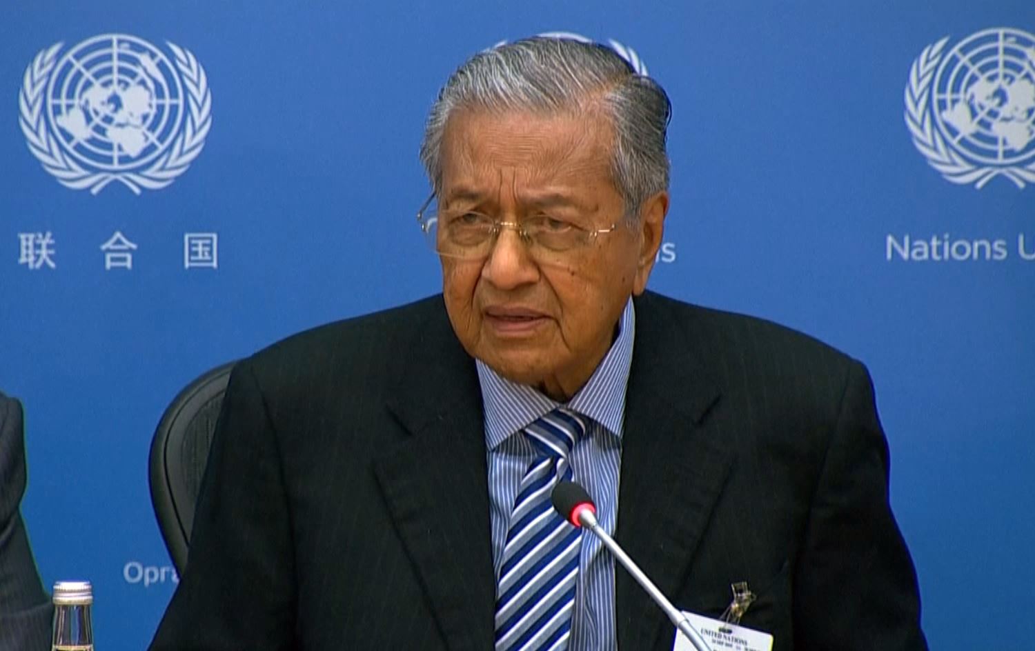 سەرۆکوەزیرانی مالیزیا بۆ رووداو: جیهان ناتوانێت لە ئاست سزاکانی ئەمریکا بۆ سەر ئێران کارێك بکات